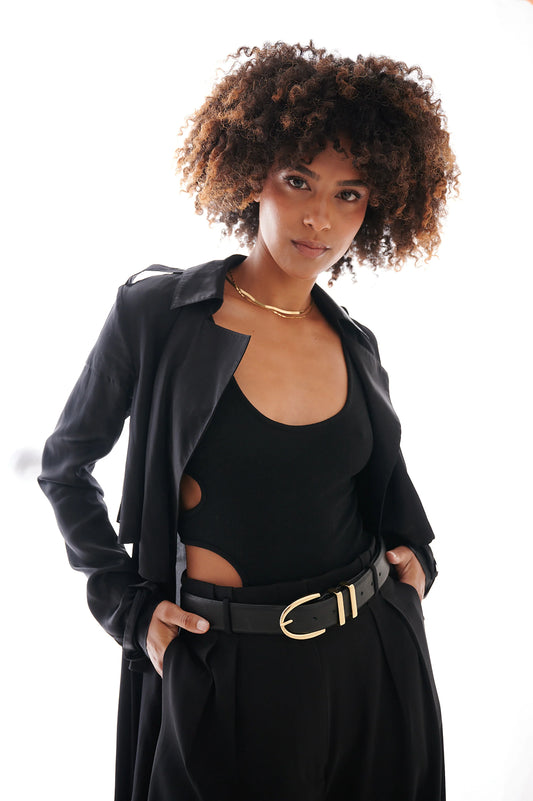 PALISADES BELT IN BLACK AND GOLD FRONT VIEW WORN