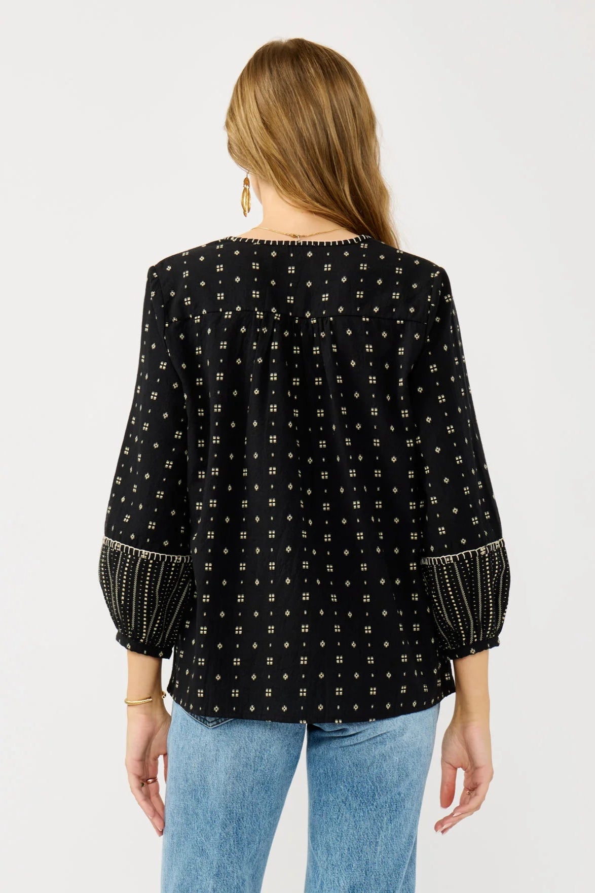 3/4 JACQUARD SPLIT NECK TOP W/ STITCH IN BLACK/TAUPE BACK VIEW