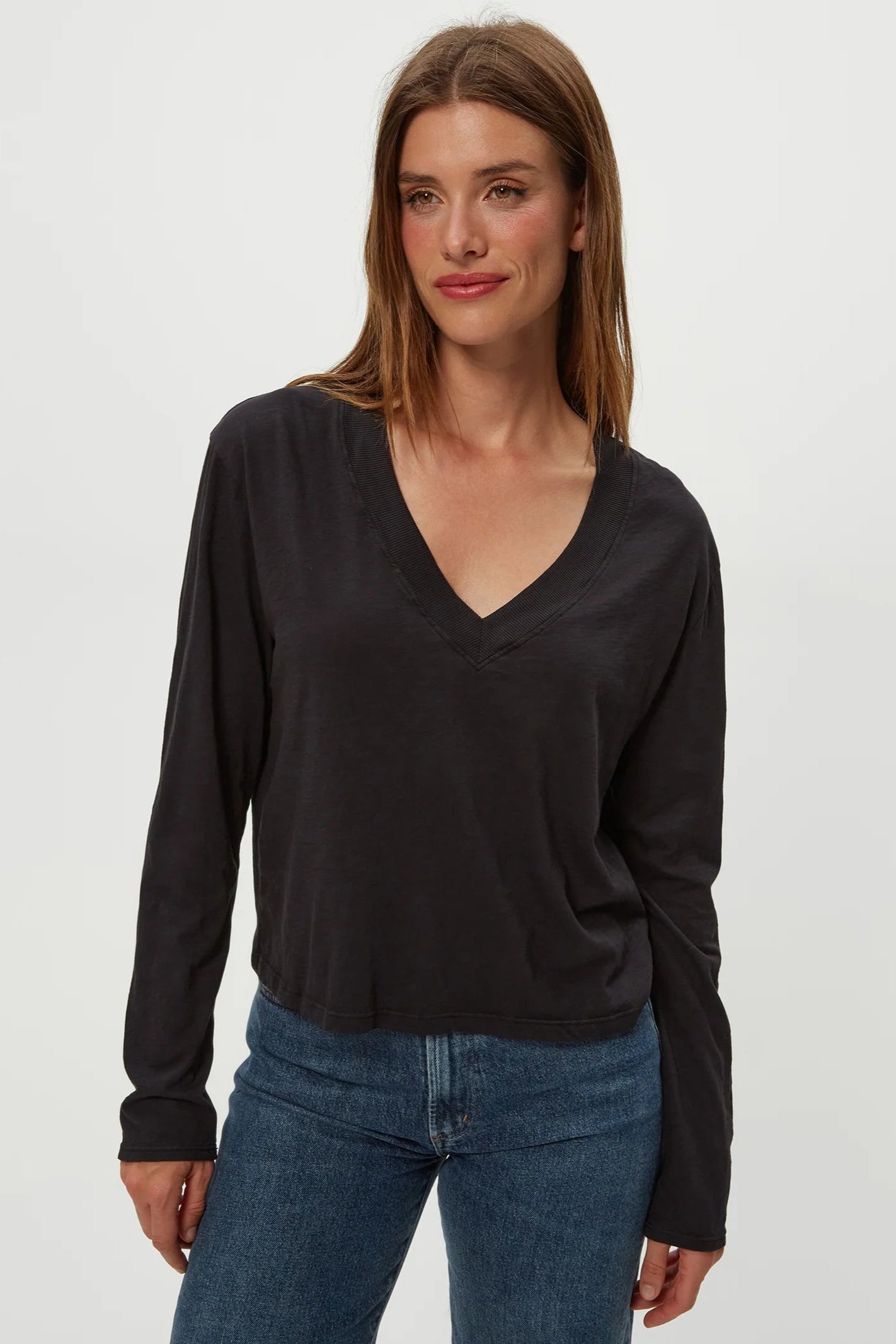BREA CROPPED LONG SLEEVE V-NECK TEE IN BLACK FRONT VIEW