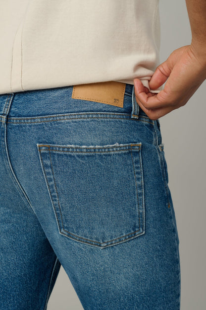 THE JOE 30" INSEAM IN CHAVES BACK CLOSE UP VIEW