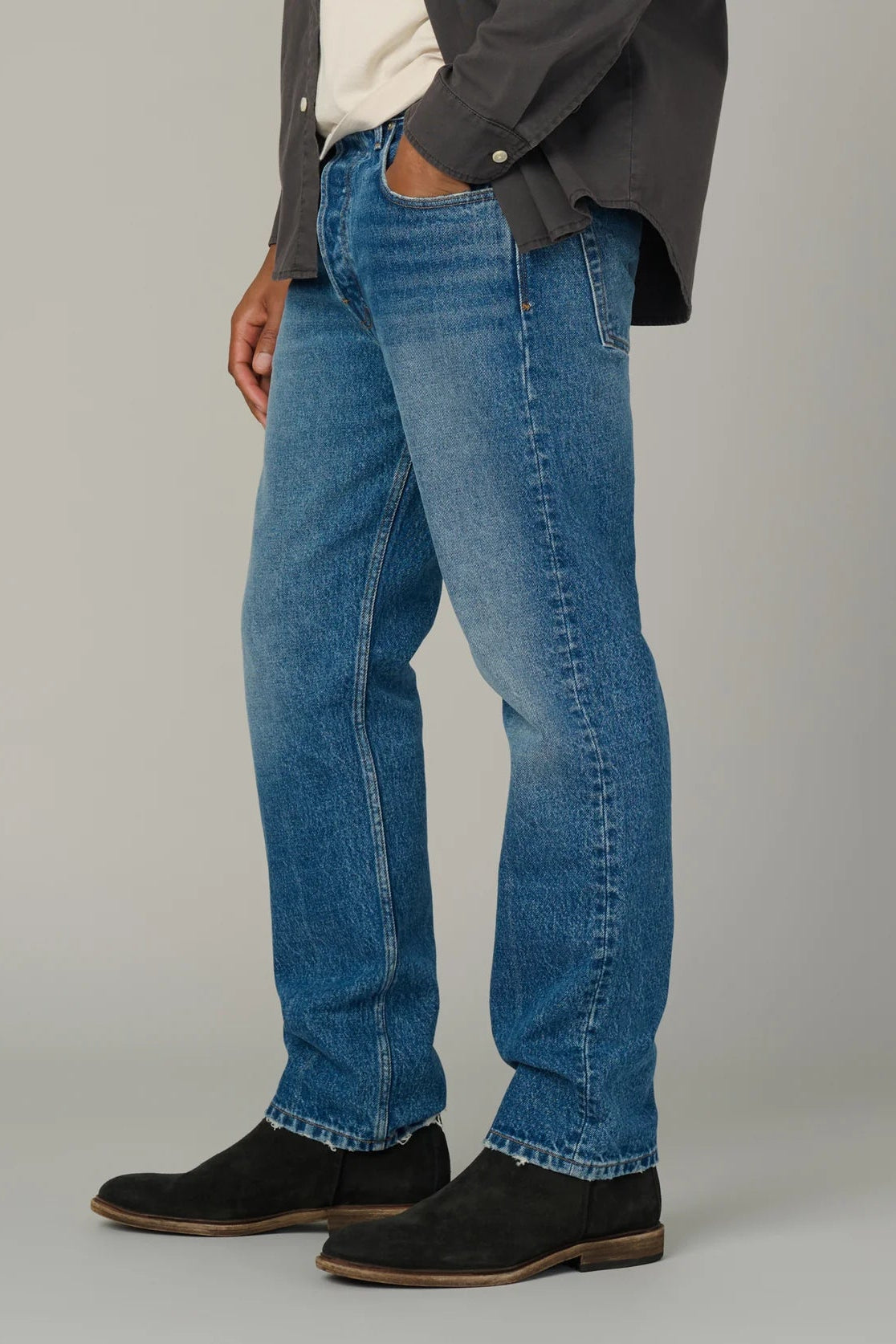 THE JOE 30" INSEAM IN CHAVES SIDE VIEW