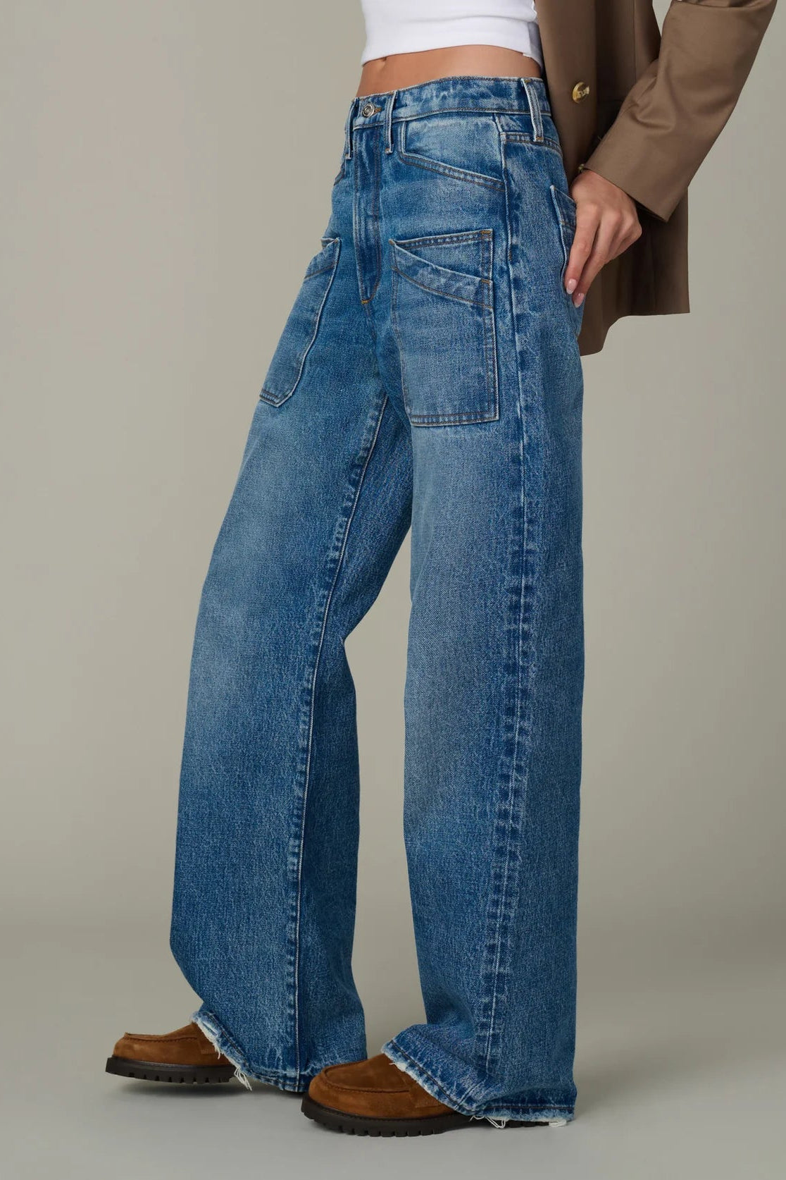 HARLOW DOUBLE POCKET JEAN IN GLORIOUS SIDE VIEW