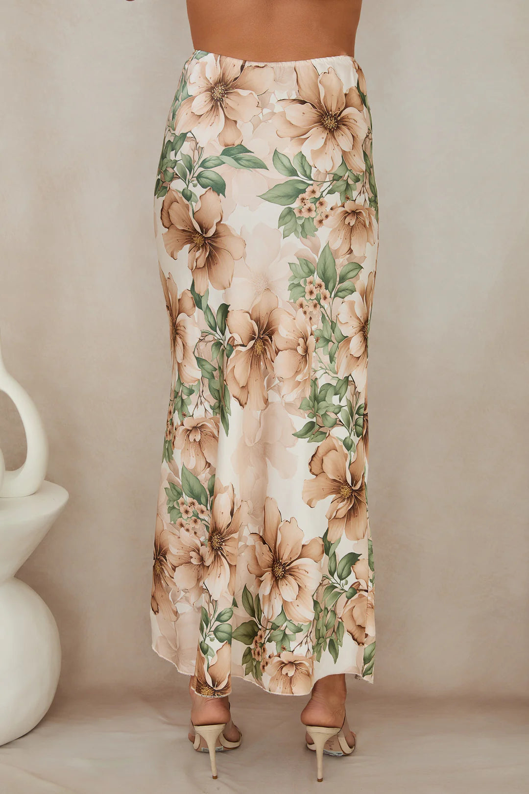 WILD HIBISCUS PRINT SKIRT IN BEIGE BACK VIEW