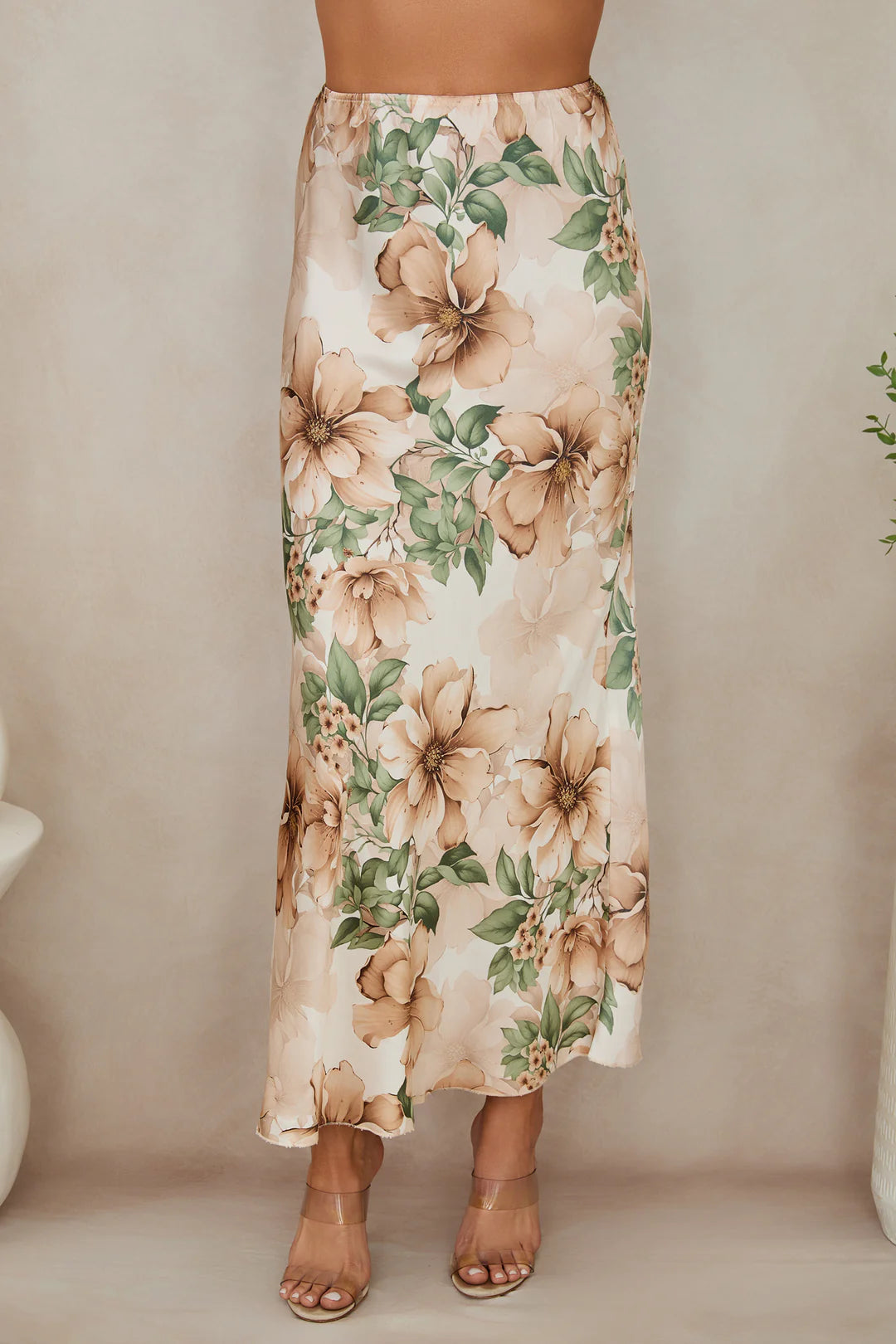 WILD HIBISCUS PRINT SKIRT IN BEIGE FRONT VIEW