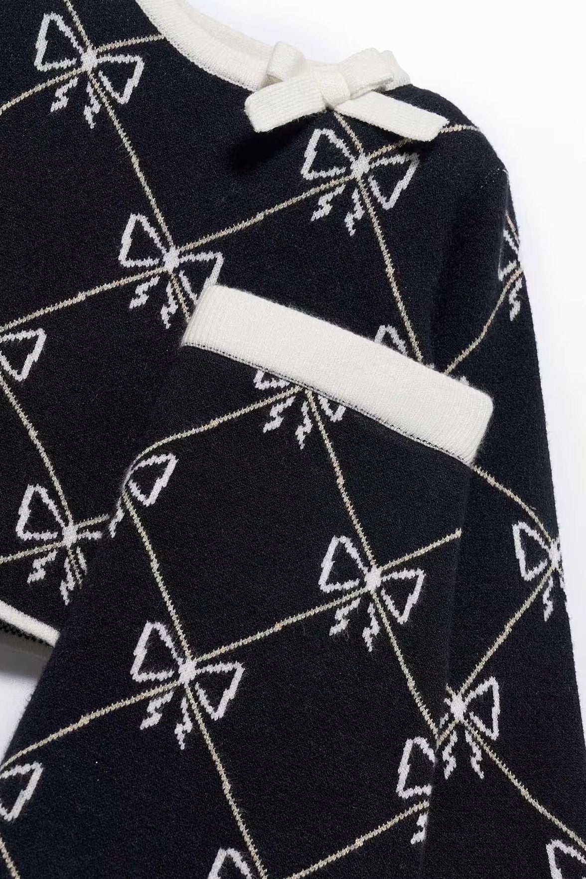 TRICOT SKIRT SET IN BLACK DETAIL VIEW