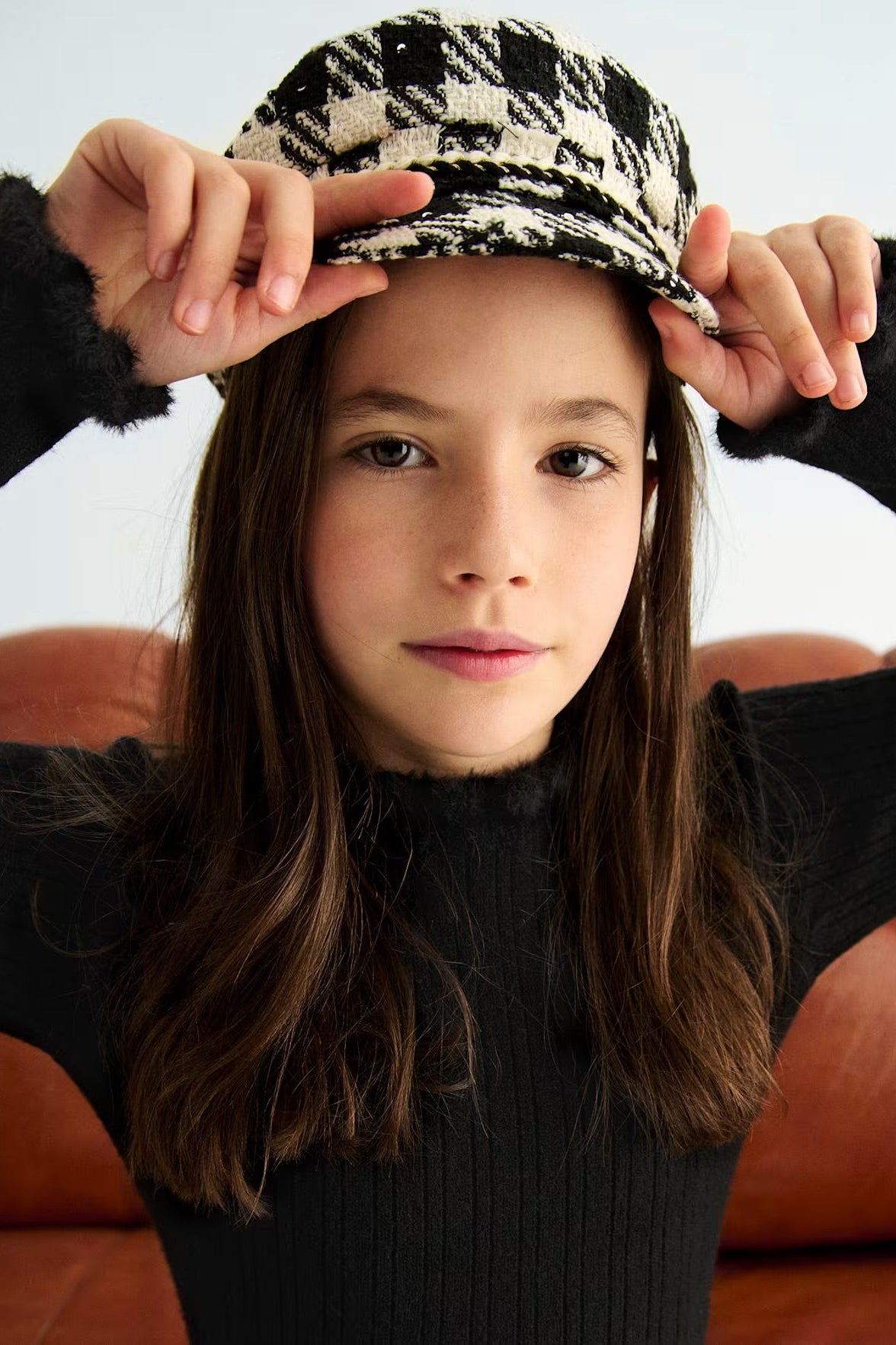 RIBBED KNIT TURTLE NECK IN BLACK FRONT CLOSE UP VIEW