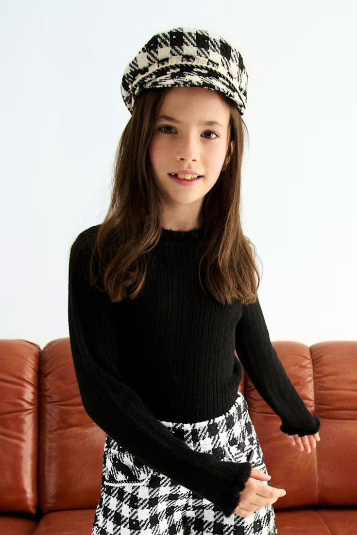 RIBBED KNIT TURTLE NECK IN BLACK FRONT VIEW