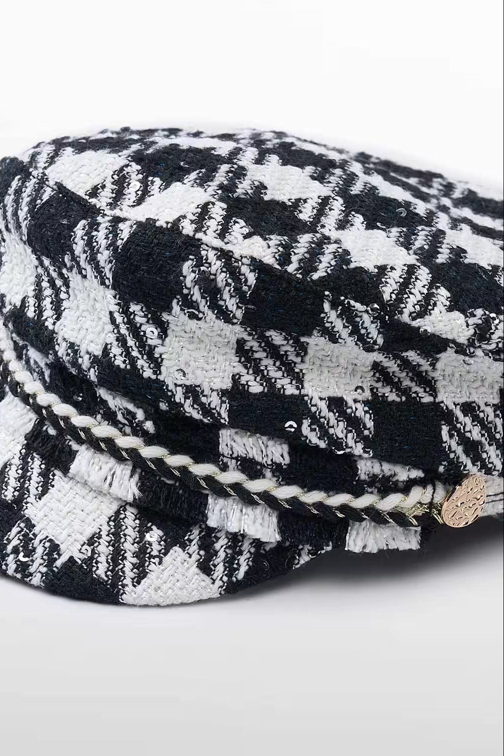 TWEED CAP IN BLACK DETAIL VIEW