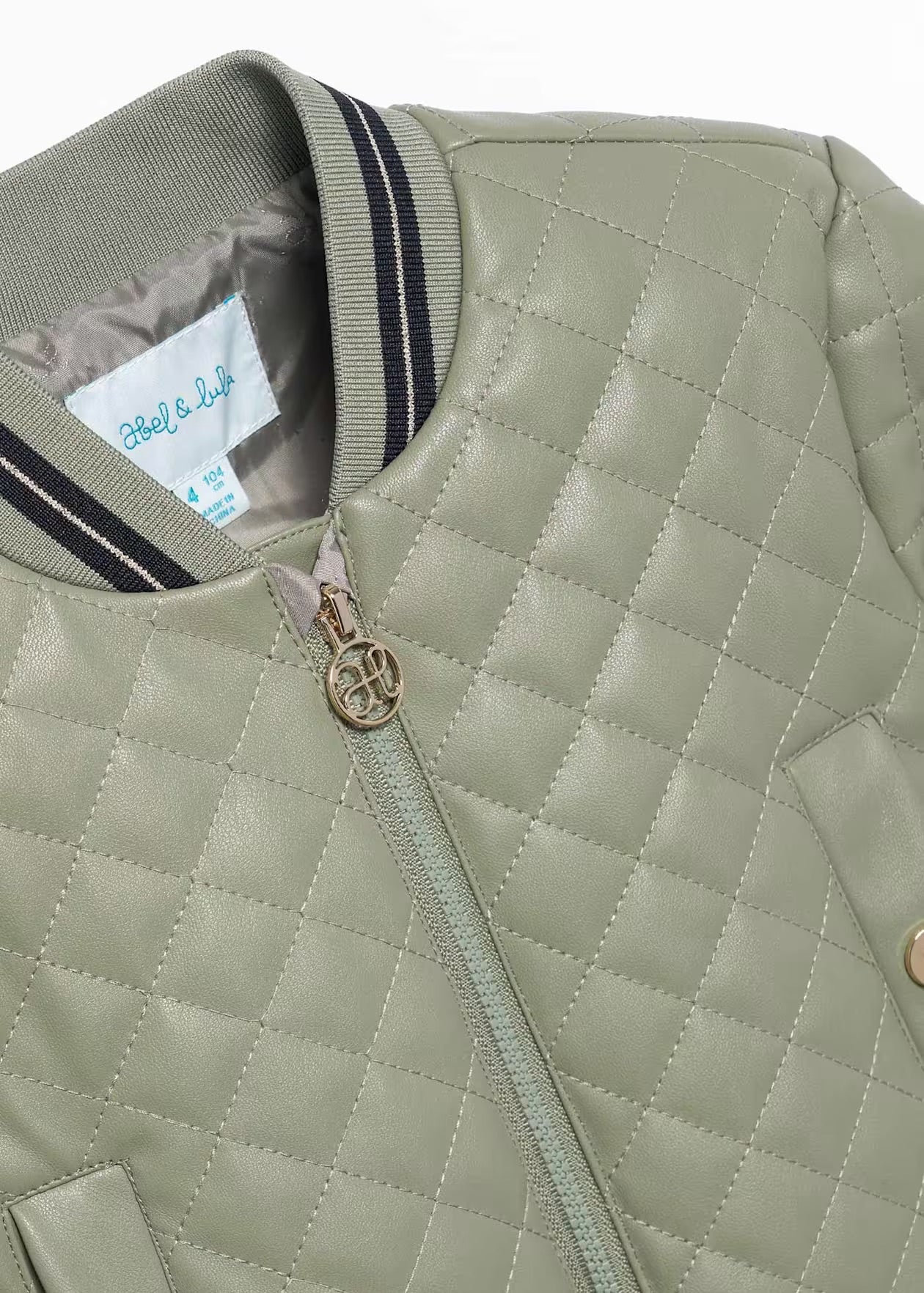 PADDED JACKET IN BAY LEAF DETAIL VIEW