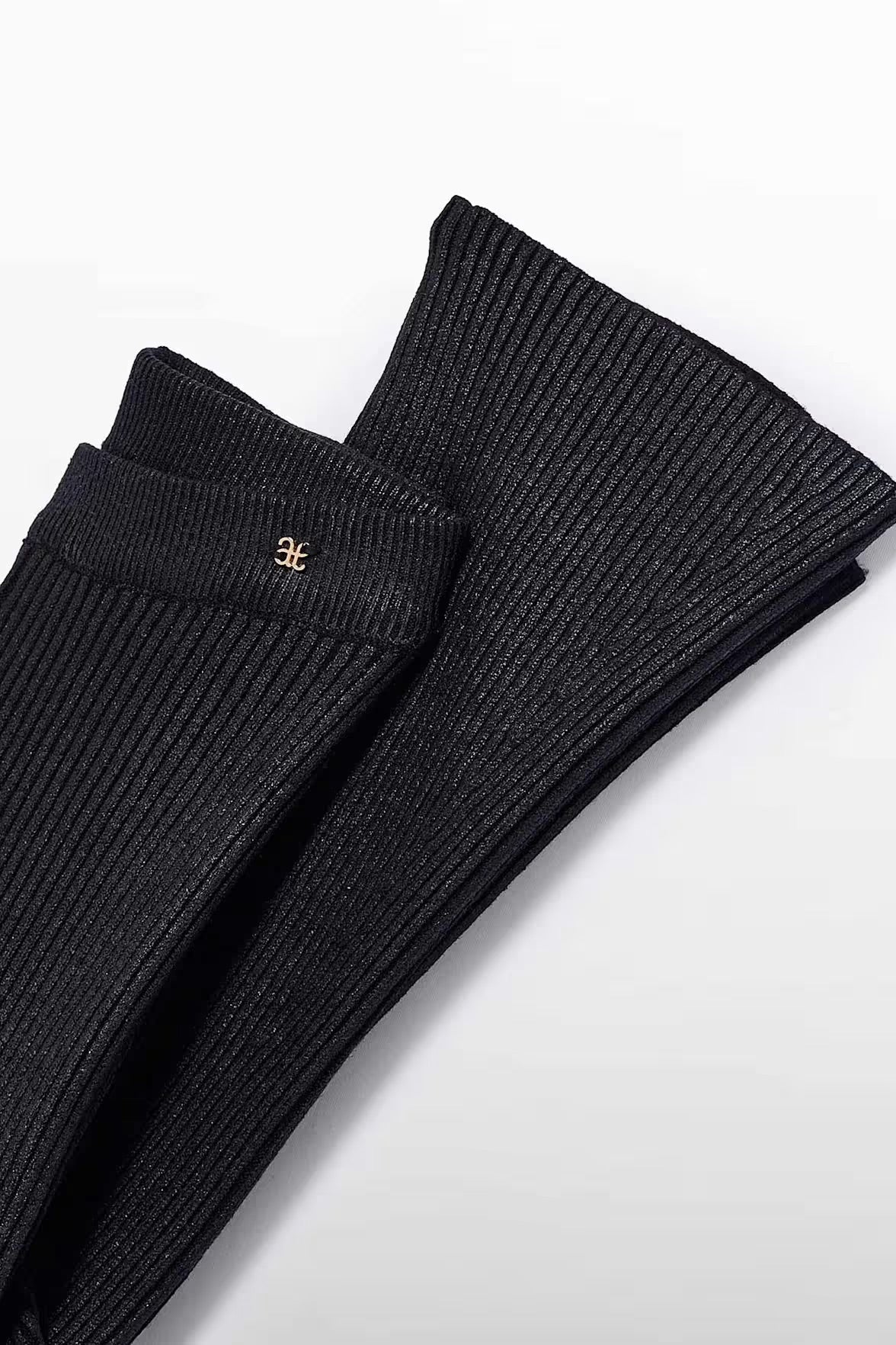 TRICOT LEGGINGS IN BLACK DETAIL VIEW