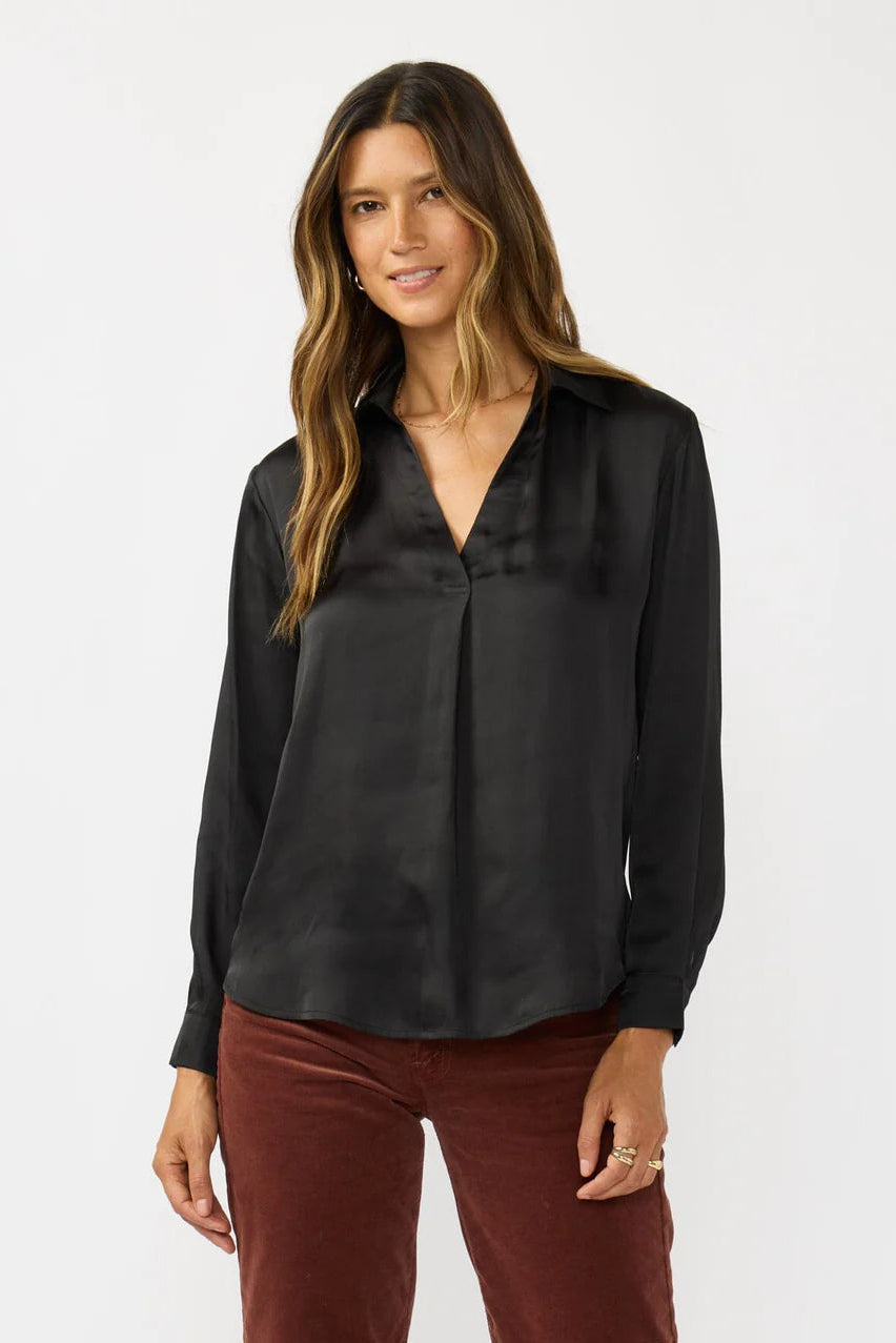 LONG SLEEVE SPLIT NECK BLOUSE w/ COLLAR IN BLACK FRONT VIEW
