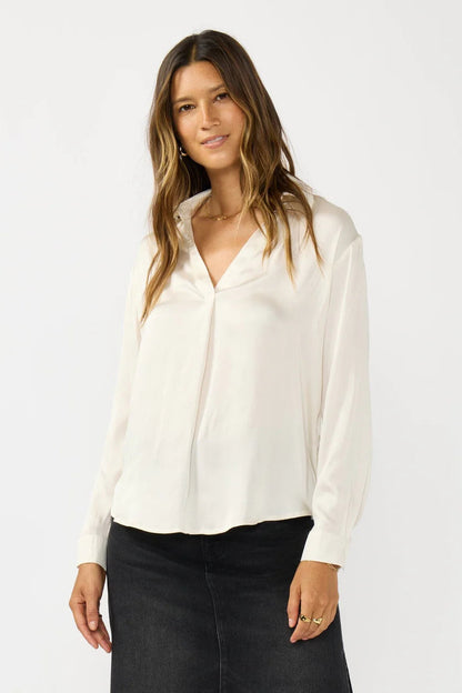LONG SLEEVE SPLIT NECK BLOUSE w/ COLLAR IN EGGSHELL FRONT VIEW