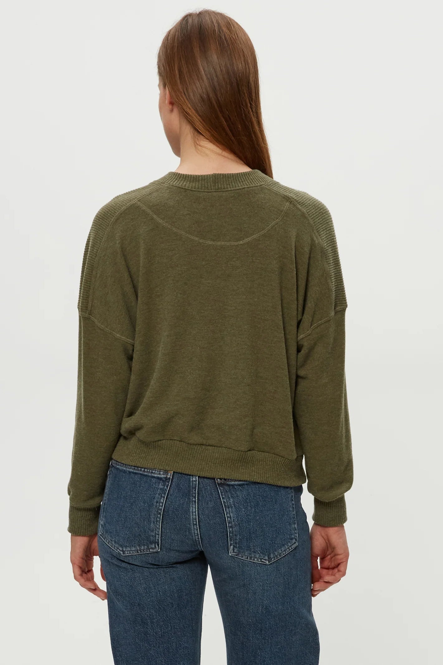 MARTY CREW NECK PULLOVER IN TOPIARY BACK VIEW