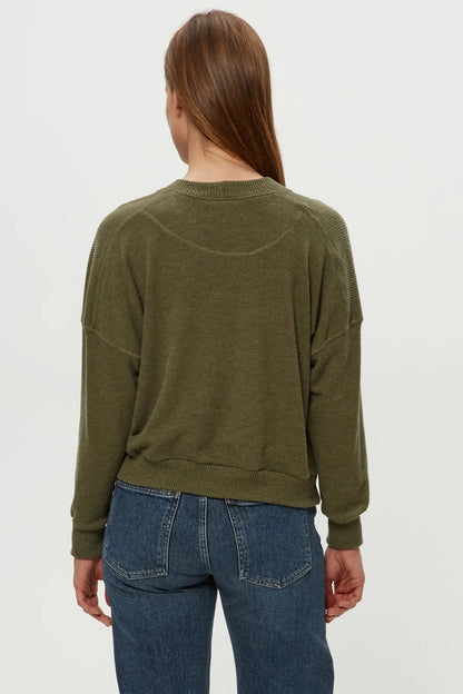 MARTY CREW NECK PULLOVER IN TOPIARY BACK VIEW