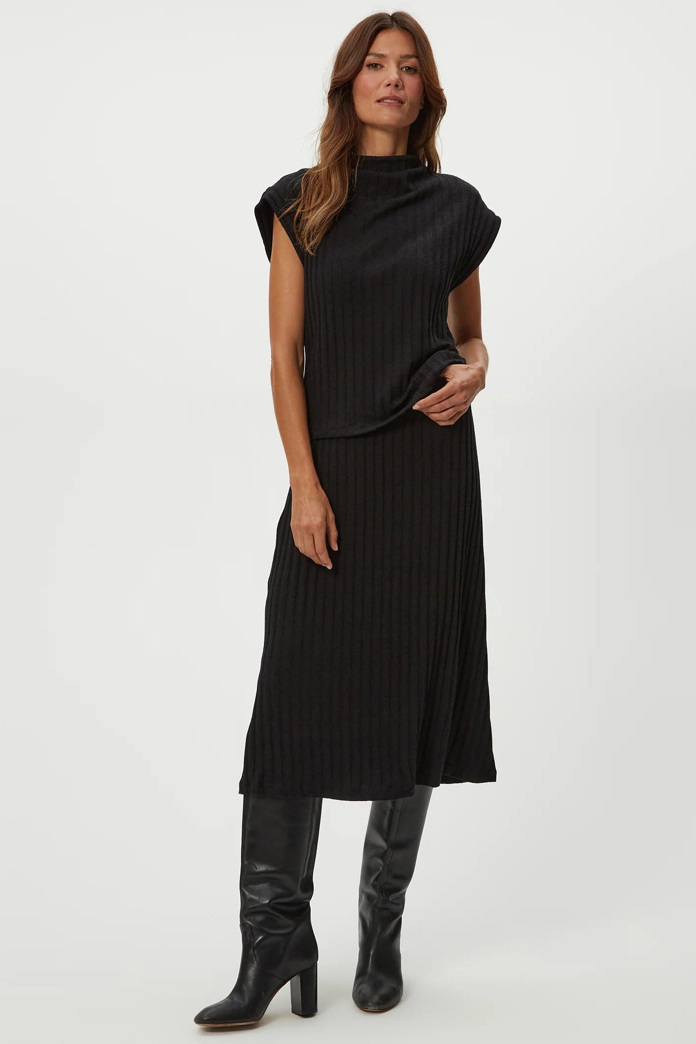 SHANIA MIDI SKIRT IN BLACK FRONT VIEW