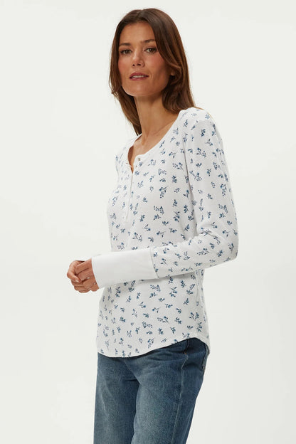 REGAN PRINTED HENLEY IN WHITE SIDE VIEW
