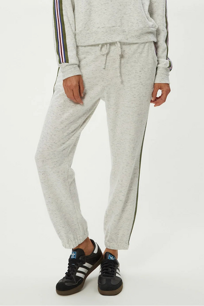 DANI JOGGER IN CHALK FRONT VIEW