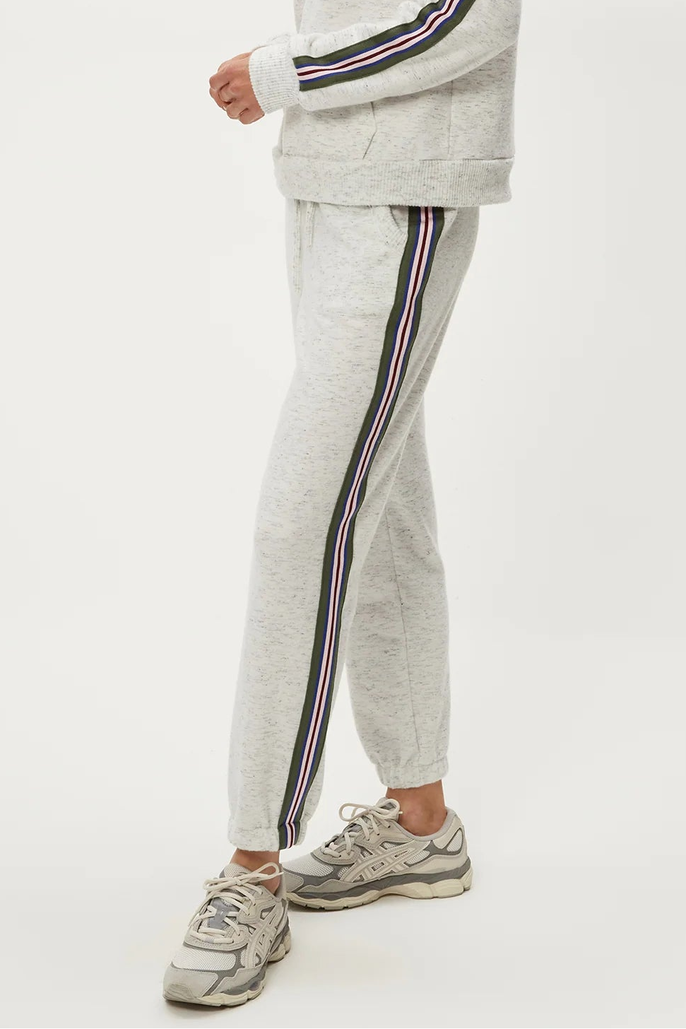 DANI JOGGER IN CHALK SIDE VIEW