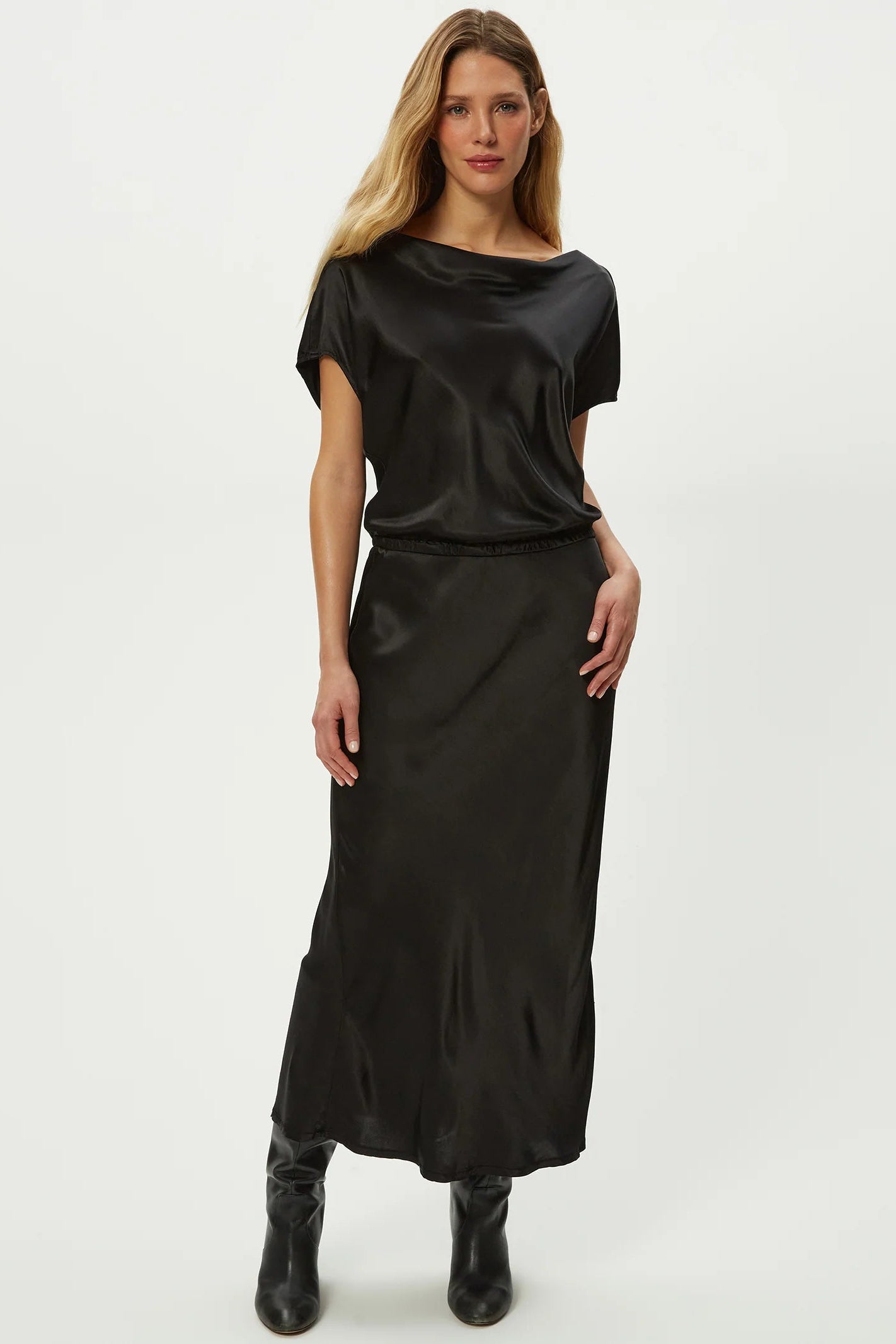 KARTER SHORT SLEEVE MIDI DRESS IN BLACK FRONT VIEW