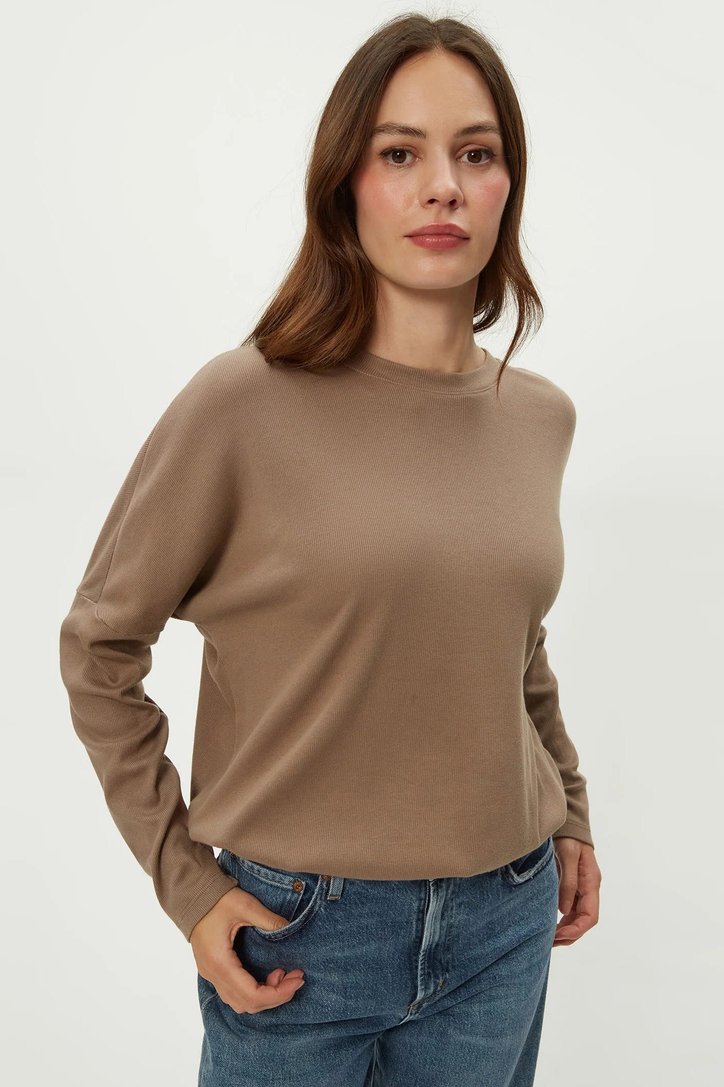 KALEY CREW NECK TEE IN COBBLESTONE FRONT VIEW
