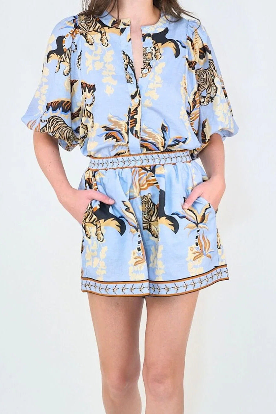 Bali Tiger Short in light blue front view