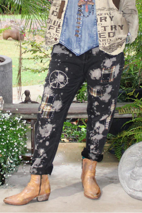 PEACEFUL WALKS JEANS IN BLACK FRONT VIEW