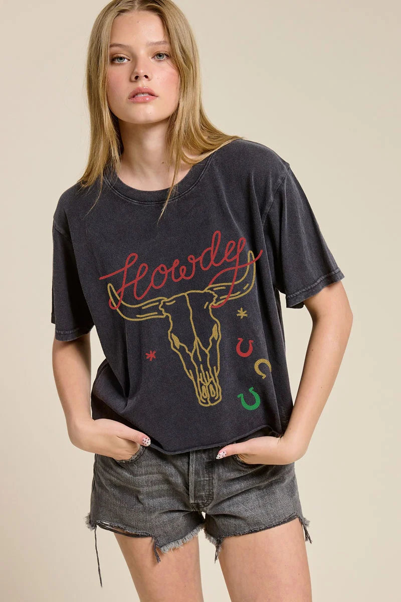 LONGHORN WESTERN PUFF HOWDY SHORT SLEEVE IN BLACK FRONT VIEW