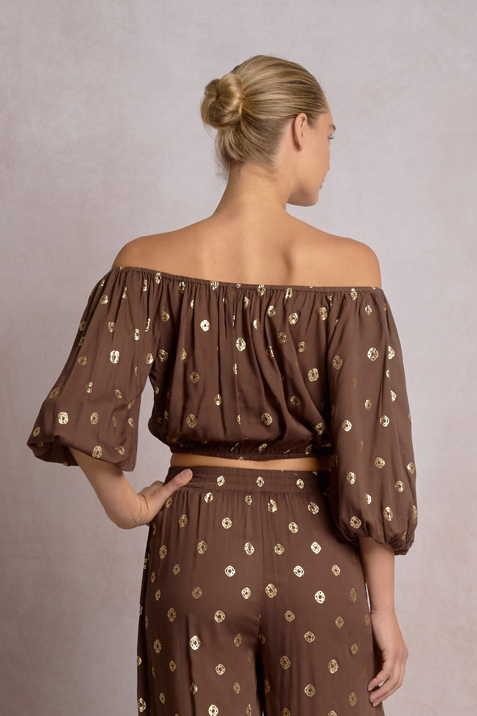 OFF SHOULDER 3/4 SLEEVE TOP IN BROWN POLKA BACK VIEW