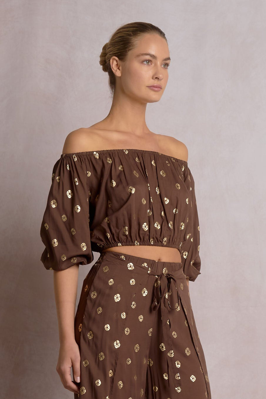 OFF SHOULDER 3/4 SLEEVE TOP IN BROWN POLKA FRONT VIEW