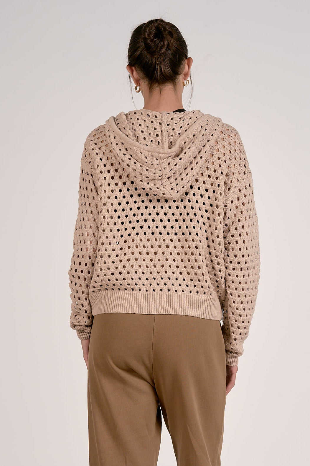 CARDI SWEATER IN TAUPE BACK VIEW