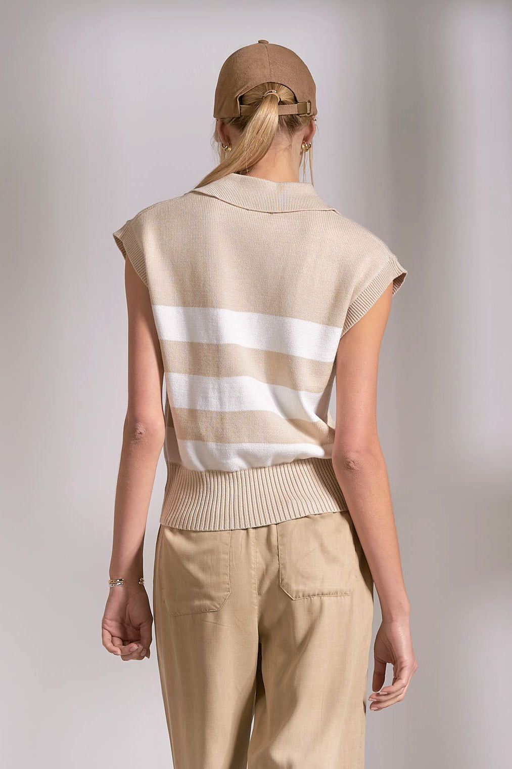 SLEEVELESS COLLAR SWEATER IN BEIGE STRIPE BACK VIEW