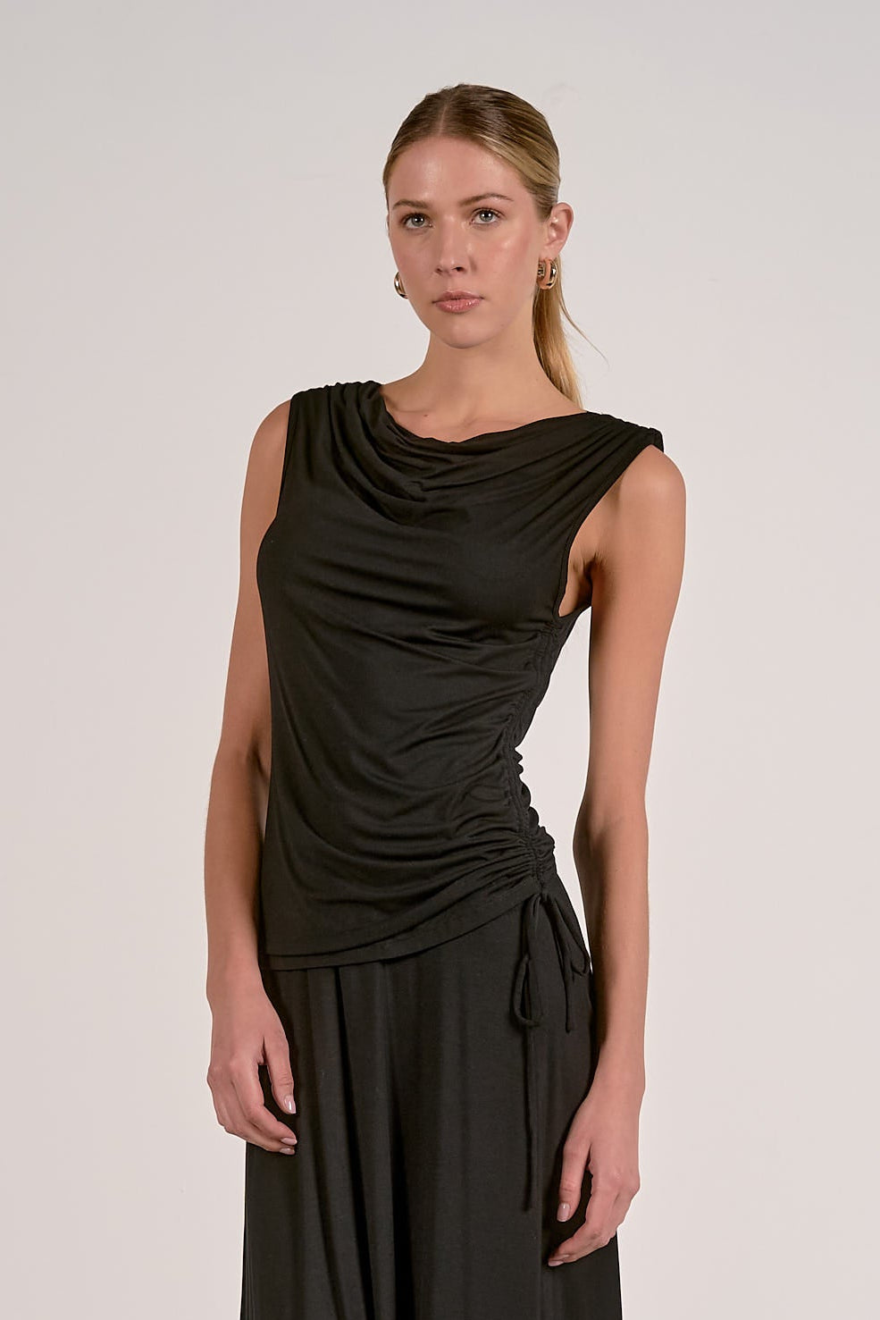 CAP SLEEVE TOP IN BLACK FRONT VIEW 