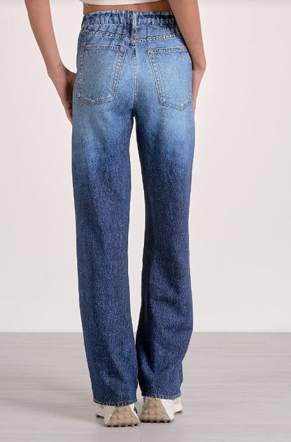 Loose jeans in denim wash back view
