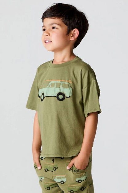 Beach day tee in alligator front view