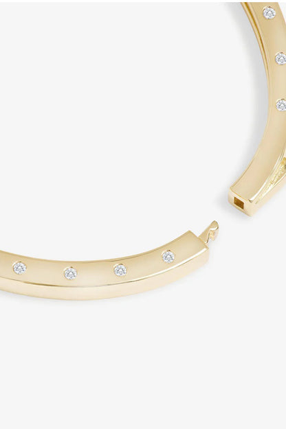 Ashley lock cuff 6mm in gold white clasp view