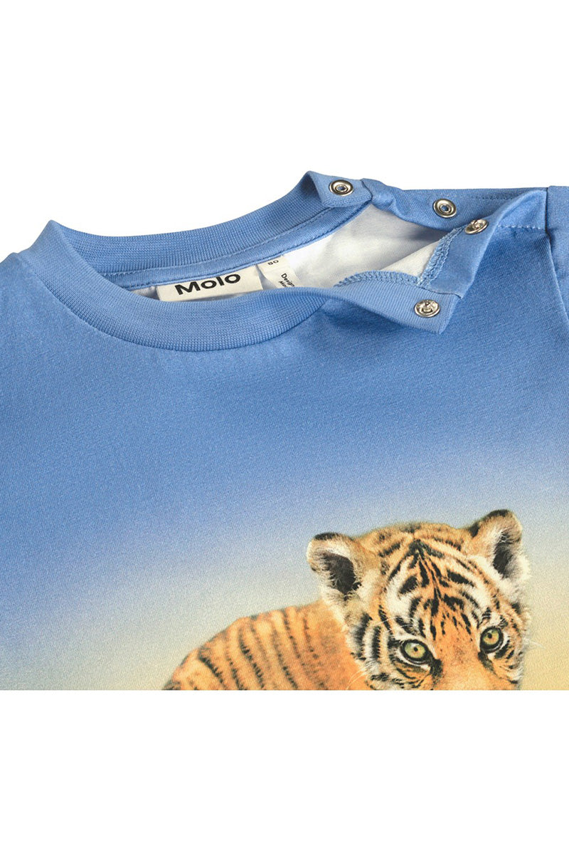 Enzo tee in tiger club detail view