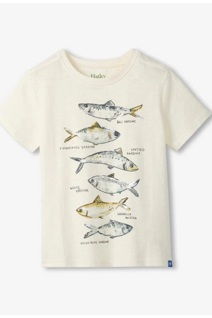 Graphic tee in fish types front view
