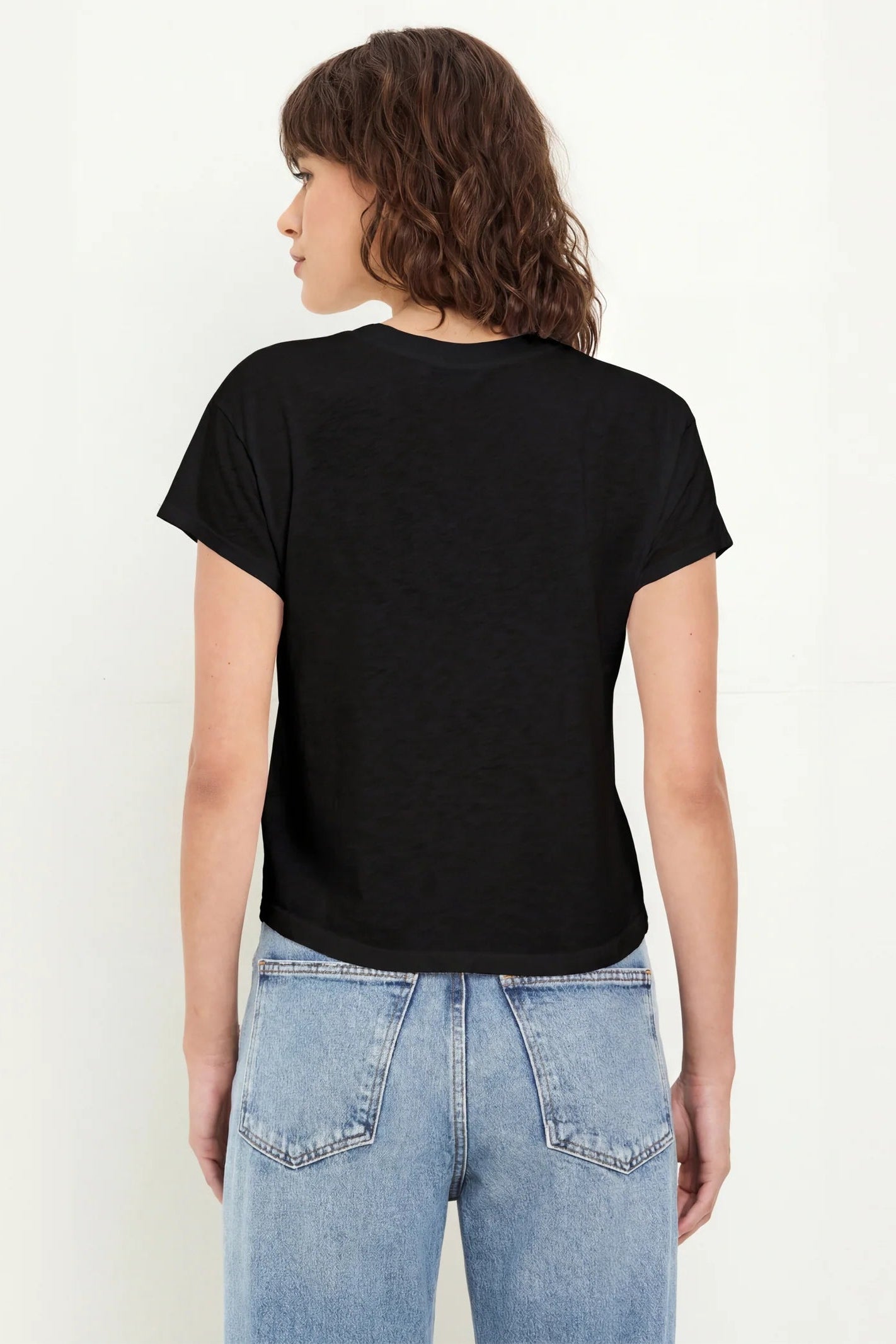 GRAYSON CROPPED CREW NECK IN BLACK BACK VIEW