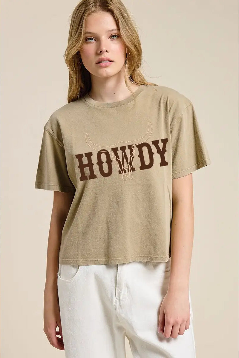 Sand short-sleeve graphic T-shirt with HOWDY and bull skull print