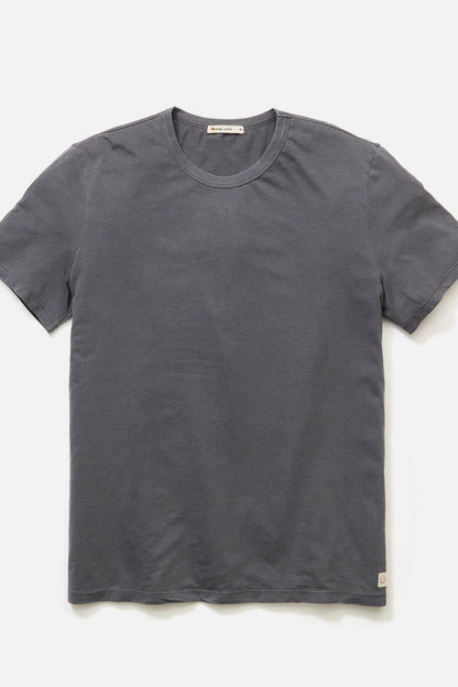 SIGNATURE CREW TEE IN ASPHALT FRONT VIEW