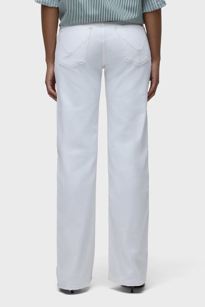 White low-rise loose straight pants with two back patch pockets