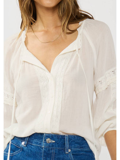 LONGSLEEVE BUTTON RAGLAN BLOUSE w/LACE