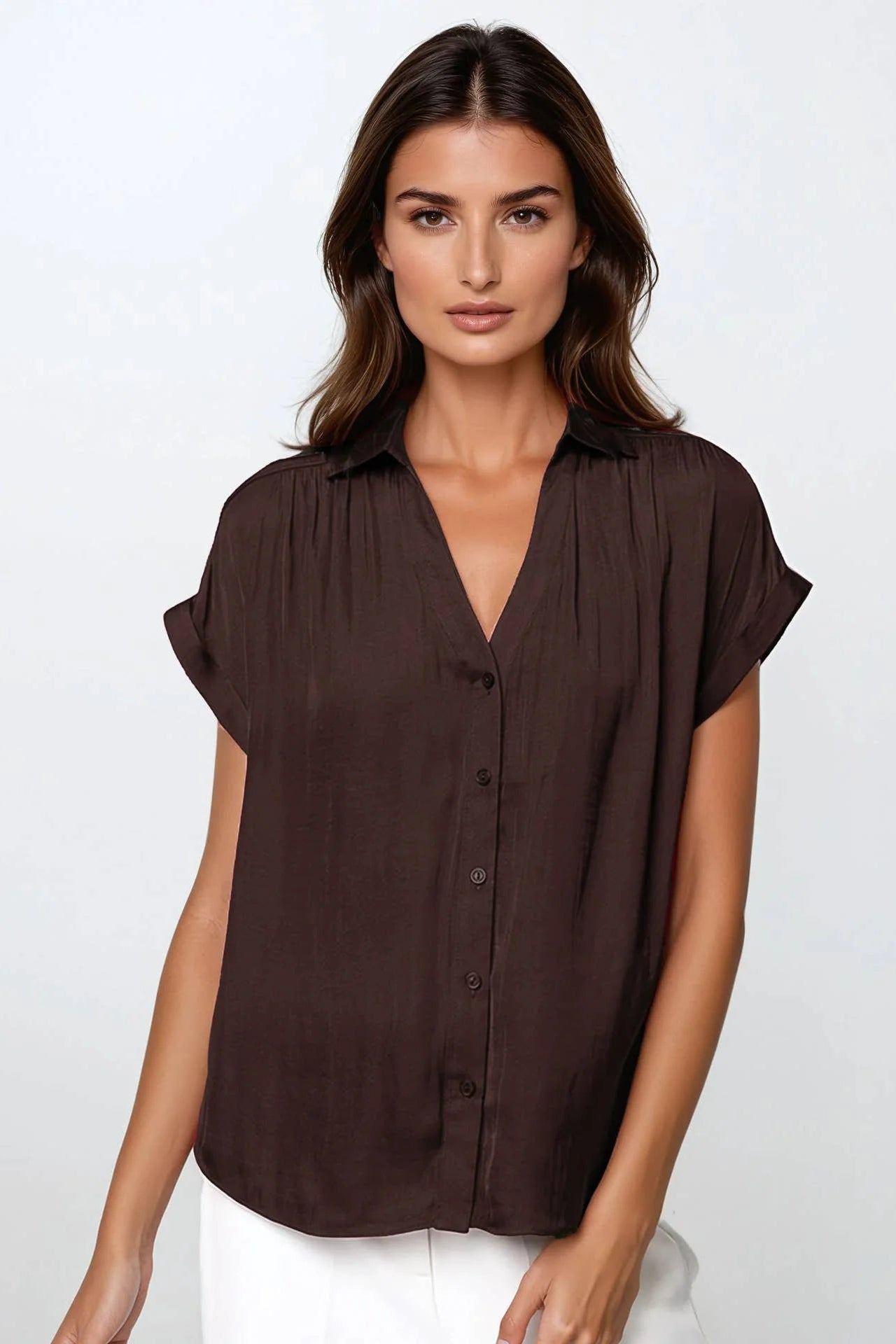 SHORT SLEEVE BLOUSE in chocolate, button-front V-neck, short sleeves