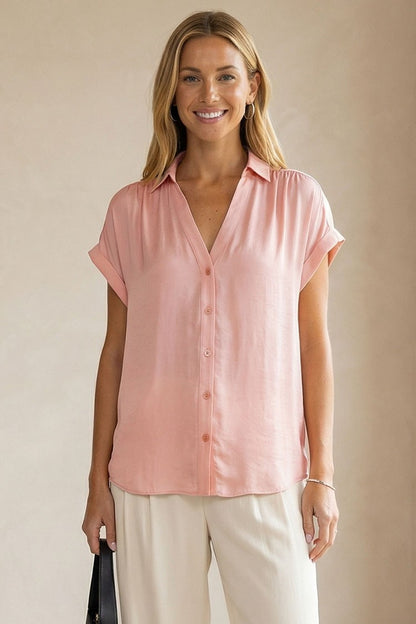 SHORT SLEEVE BLOUSE in English Rose, button-front V-neck, short sleeves