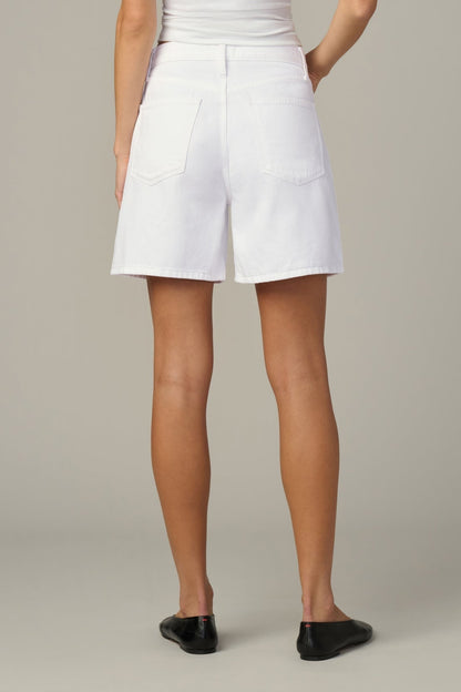White denim shorts with back yoke and patch pockets