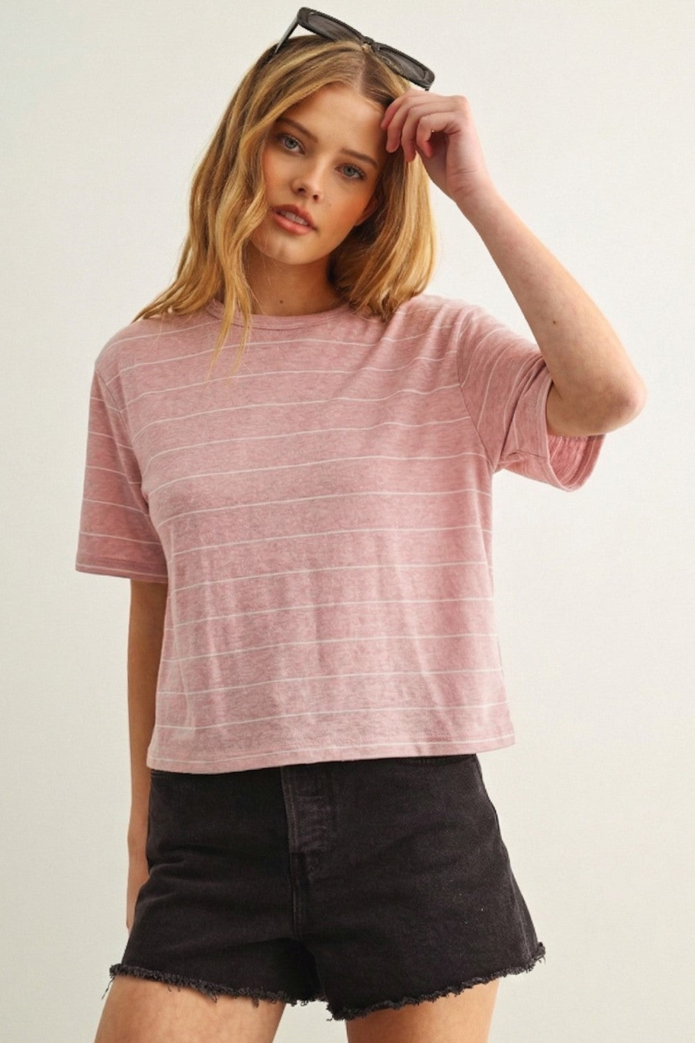Striped linen top in pink with white horizontal stripes, crew neck, short sleeves