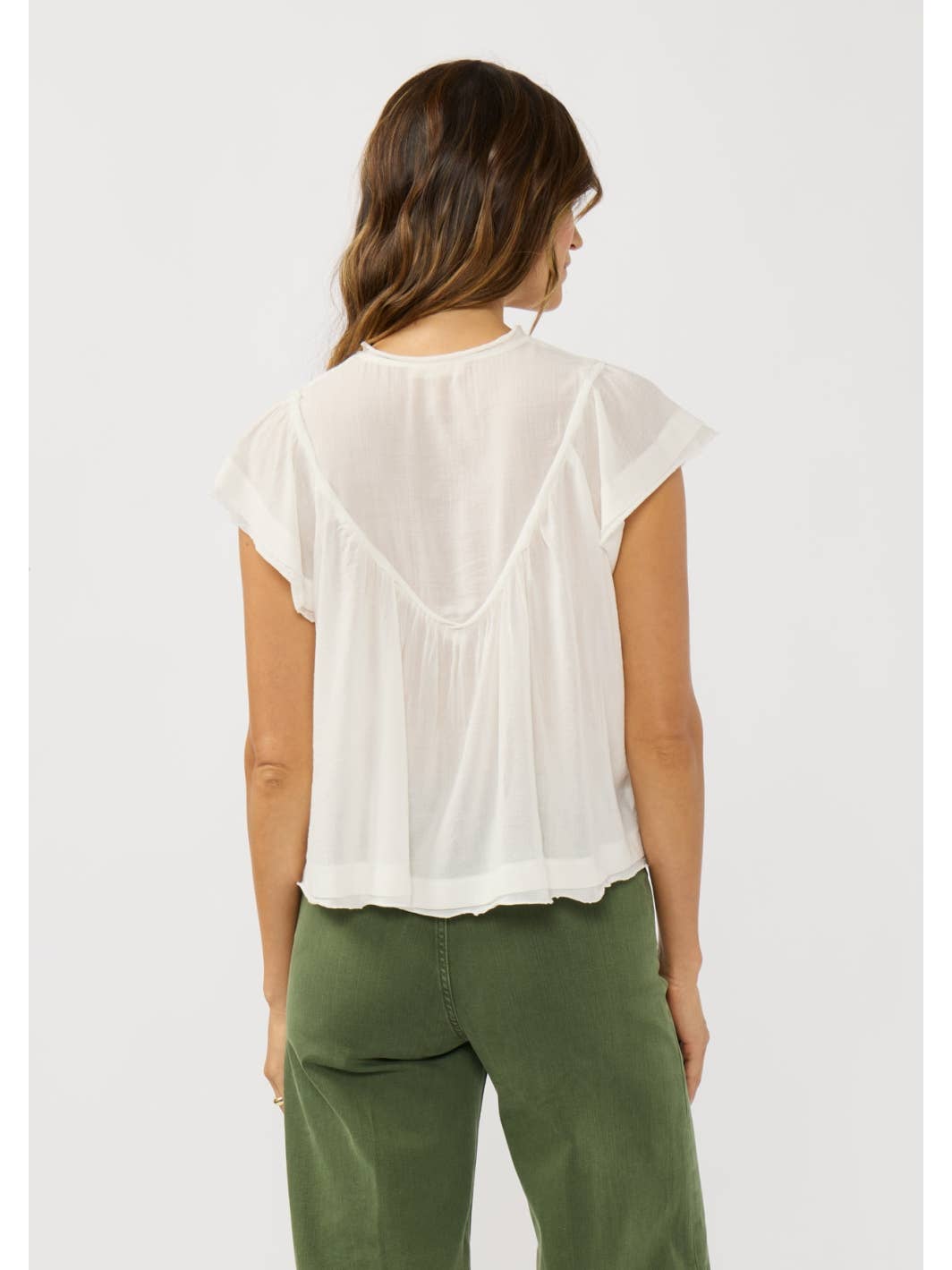 V-NECK RUFFLE SLEEVE TOP