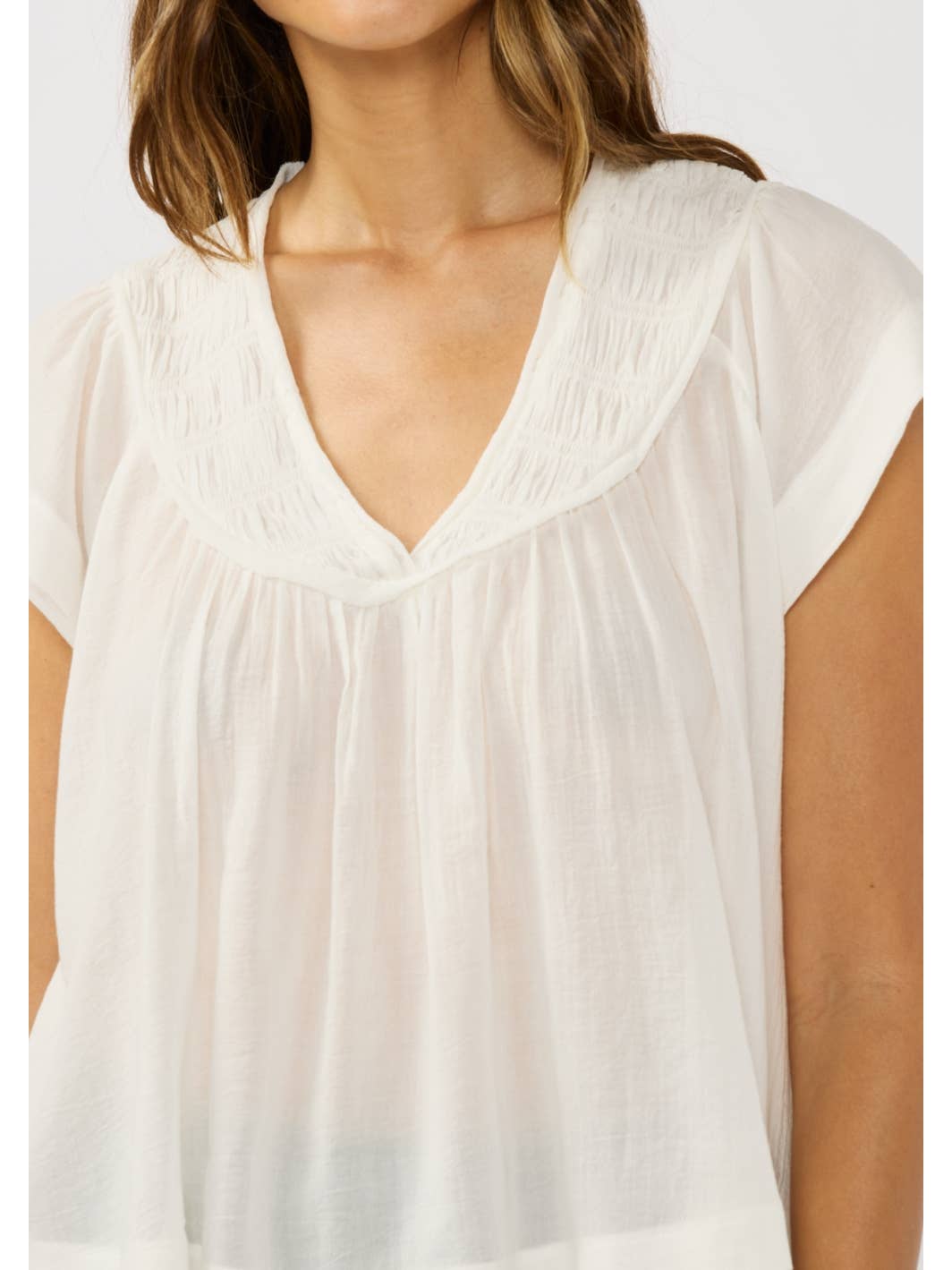 V-NECK RUFFLE SLEEVE TOP