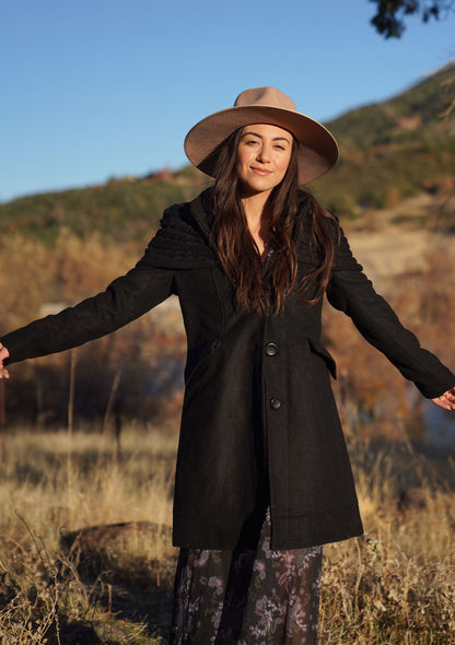 LONG SLEEVE TWO POCKET BUTTON KNIT CAPLET